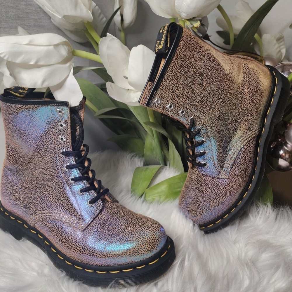 Dr. Martens 1460 Rainbow Ray Sand Rainbow Ray Women's shoes Size6 new - Picture 3 of 10